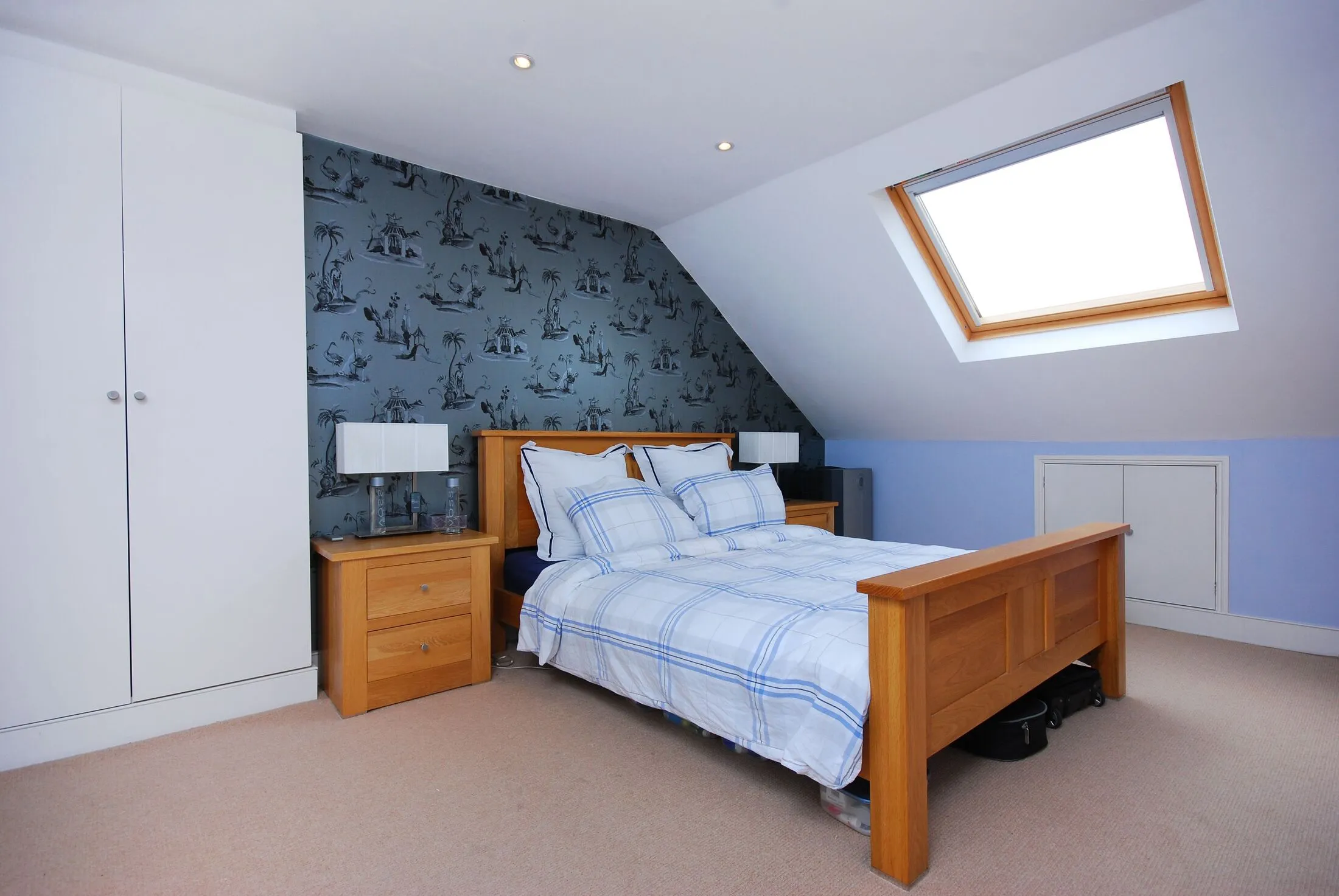 Flat Firth Gardens in Greater London