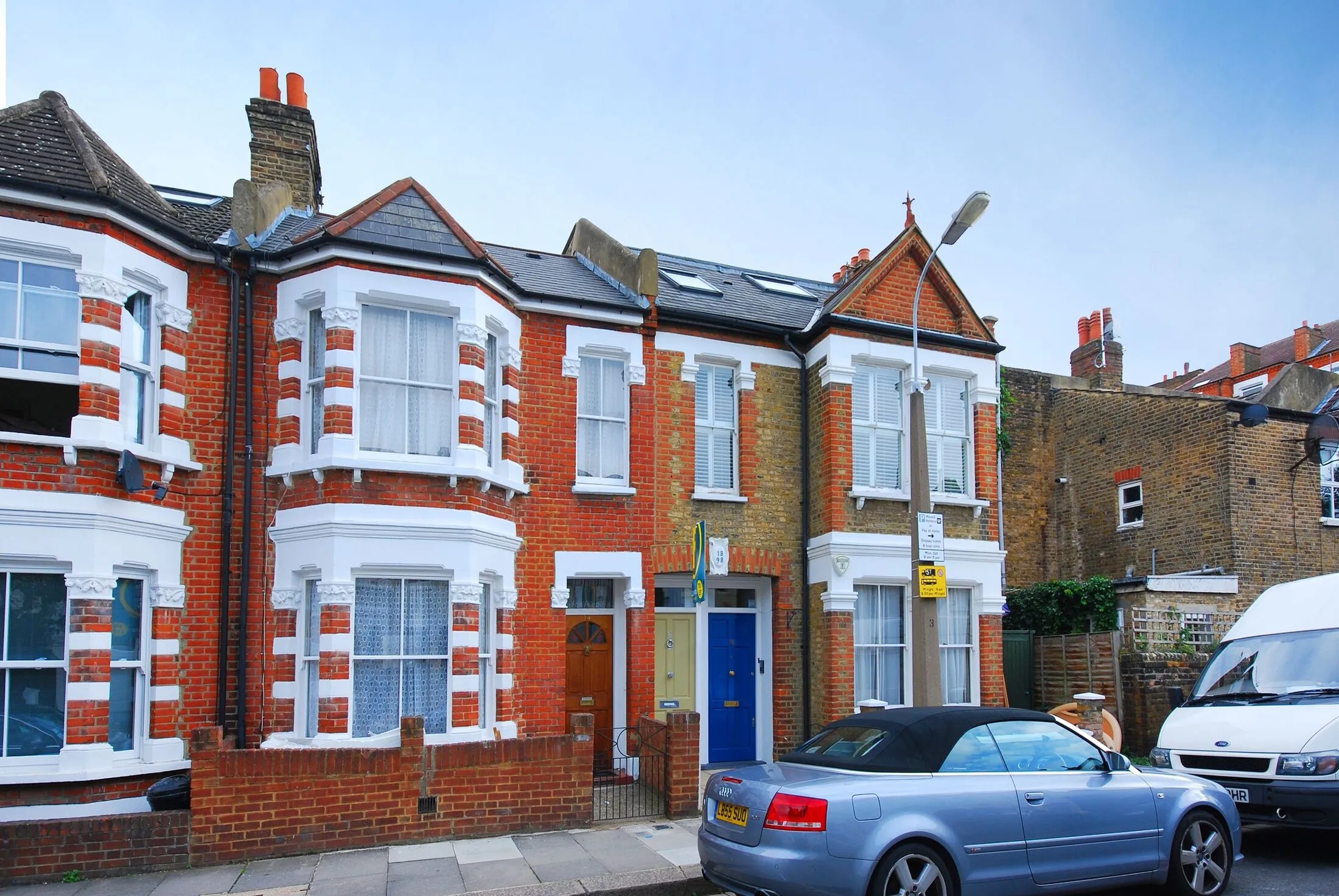 Flat Firth Gardens in Greater London