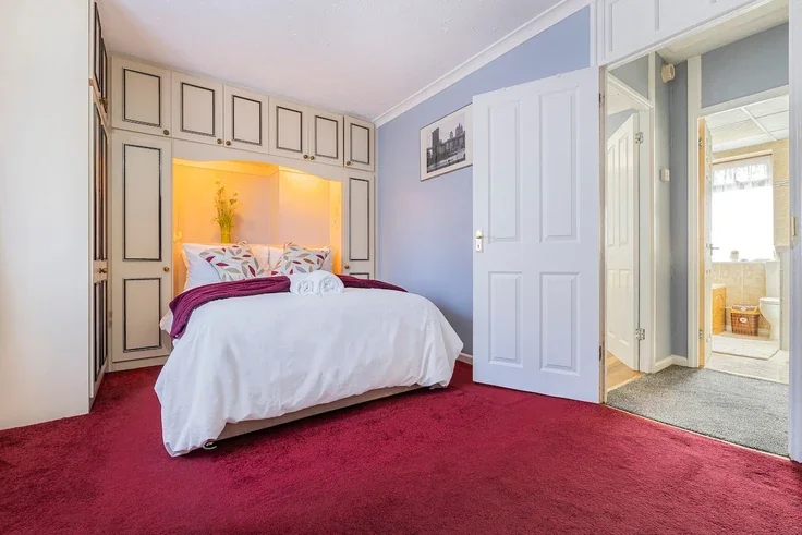 House Parsloes Avenue in Greater London
