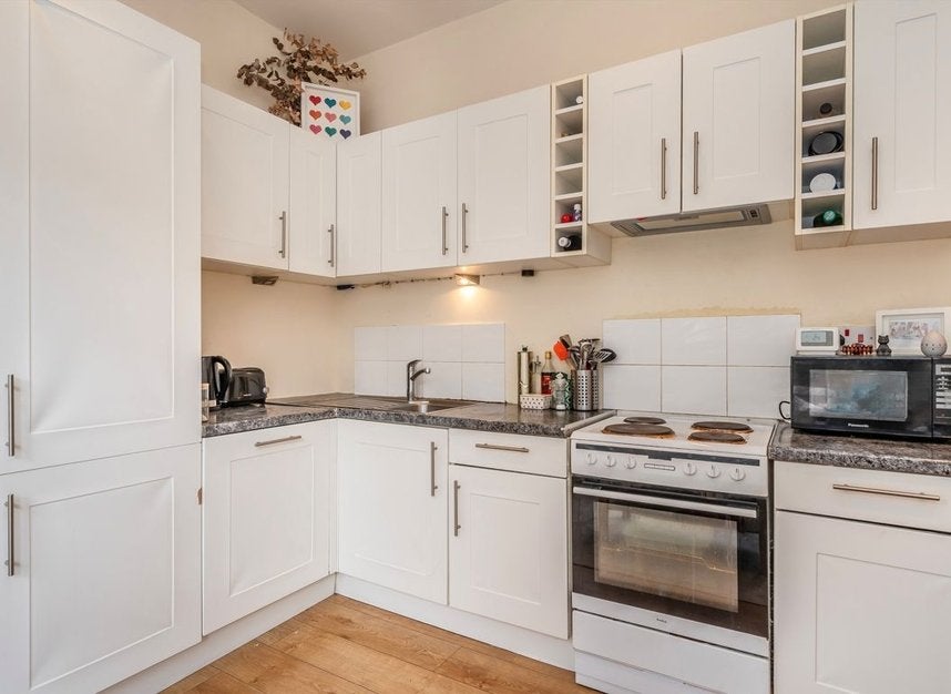 Flat Edbrooke Road in City of Westminster