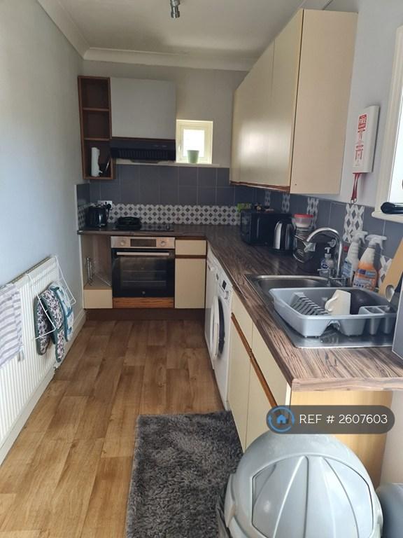 Flat Ensbury Park Road in Bournemouth