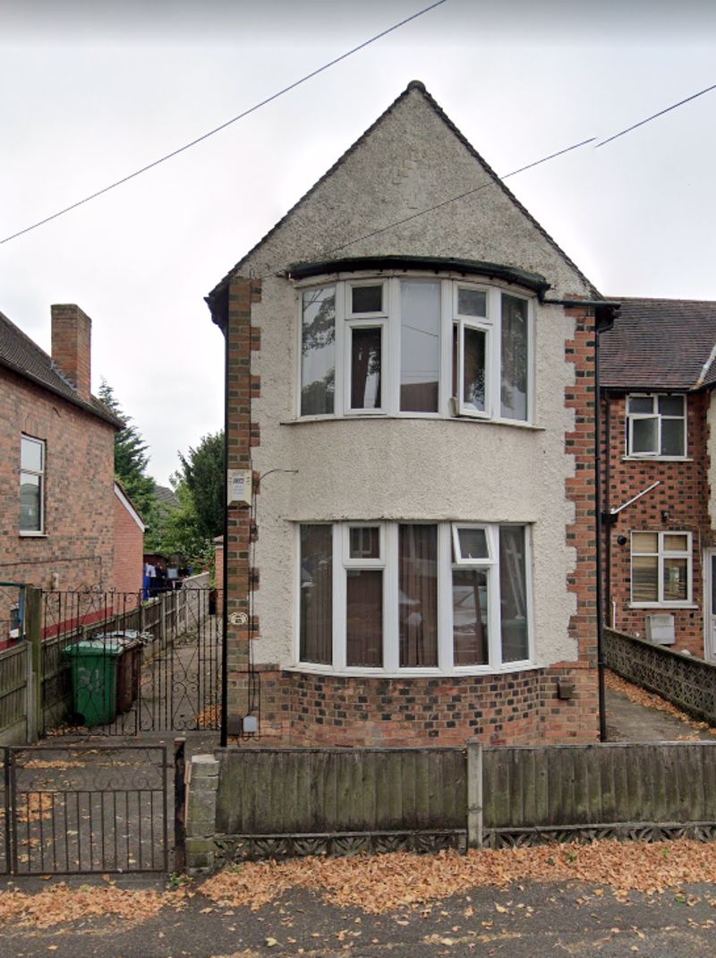 House Ringwood Crescent in Nottingham
