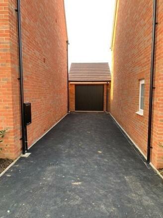 House Lynton Avenue in Northampton