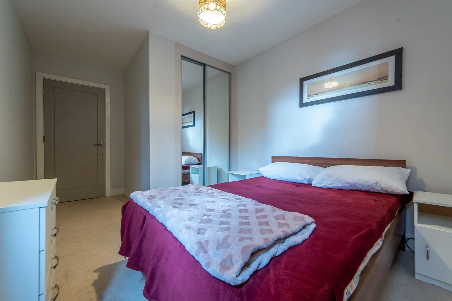 Room St Ives Place in Greater London
