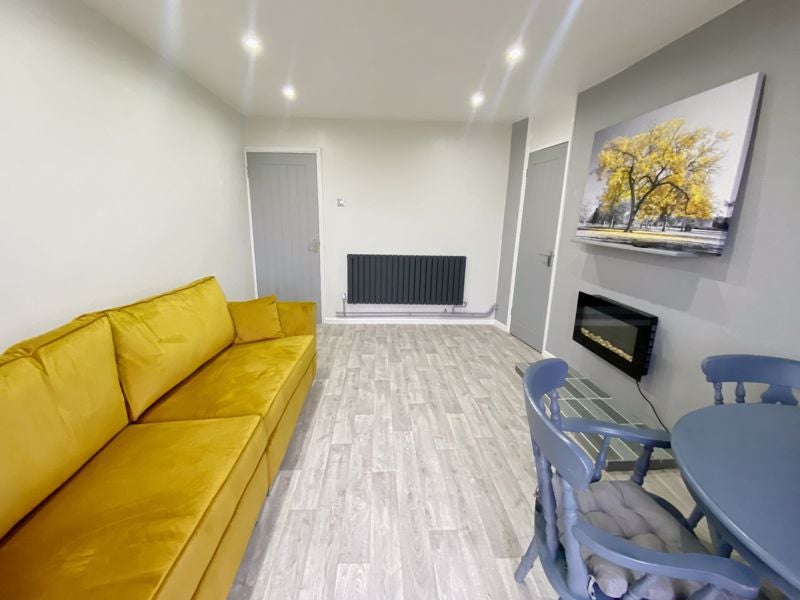 Flat Warner Close in Greater London