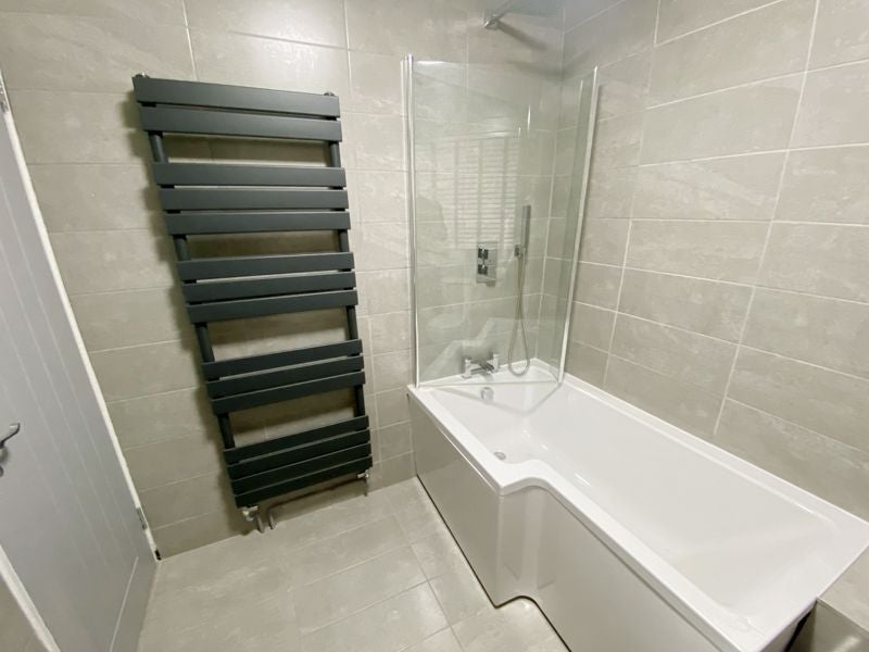 Flat Warner Close in Greater London