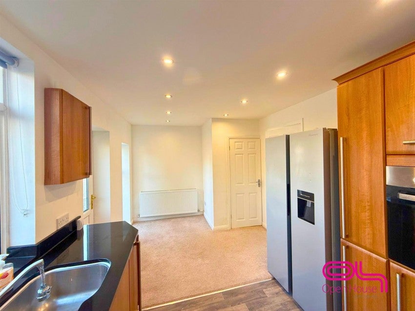 Flat Lupin Avenue in Farnworth