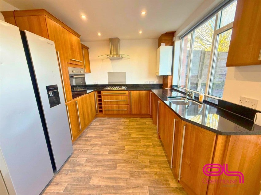 Flat Lupin Avenue in Farnworth