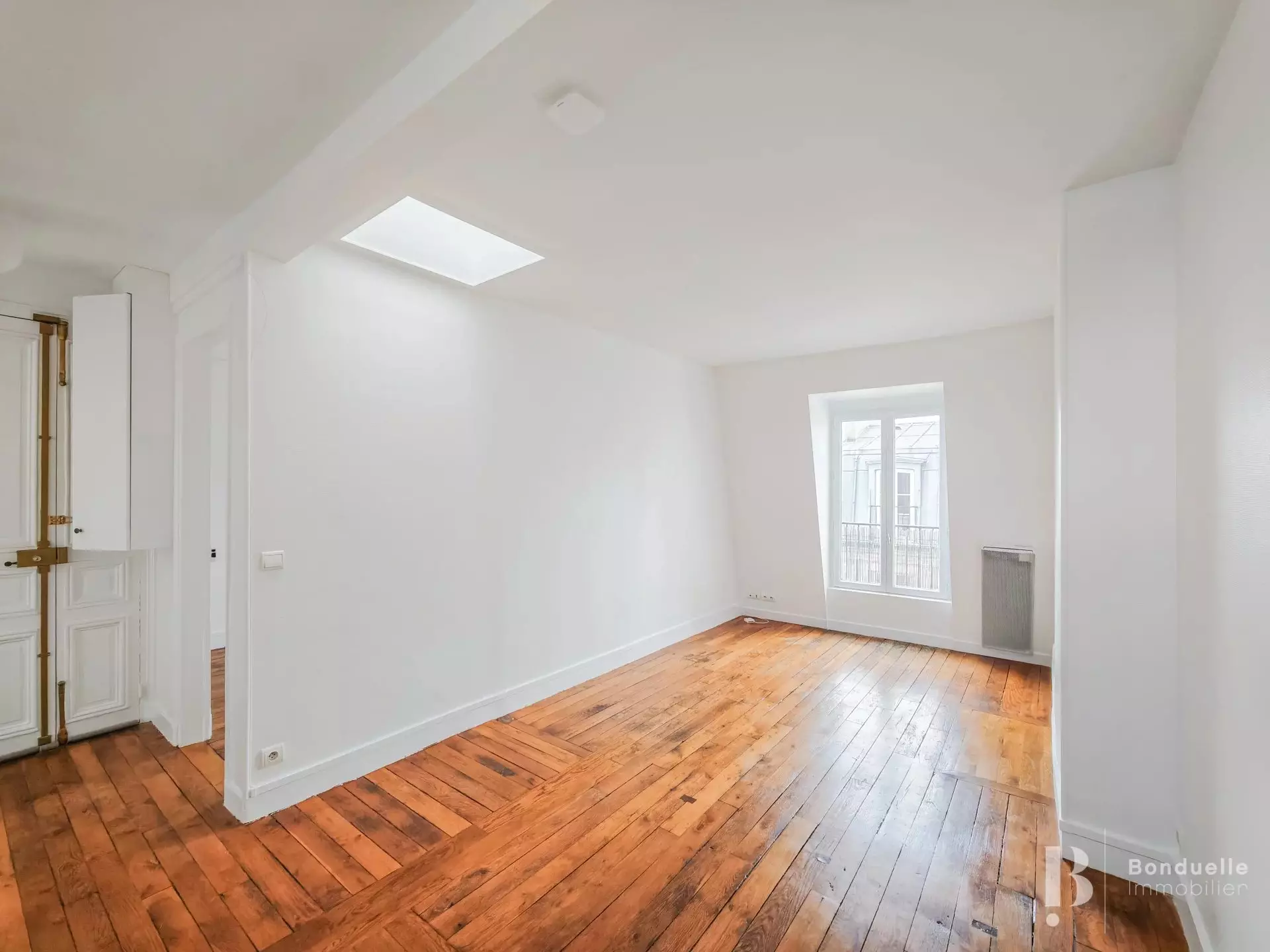 Flat Rue Joseph de Maistre in Paris