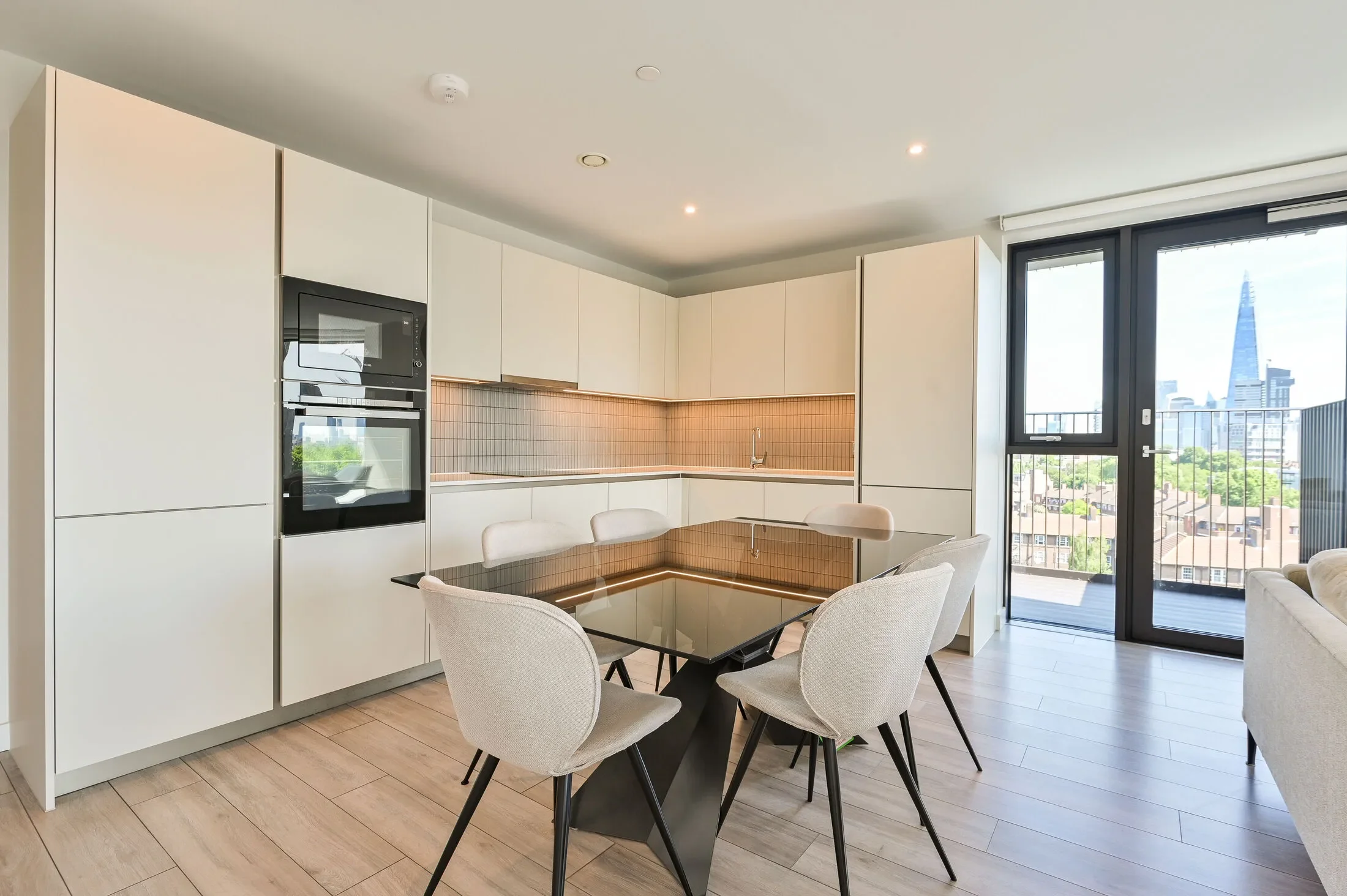 Flat New Lion Way in Greater London