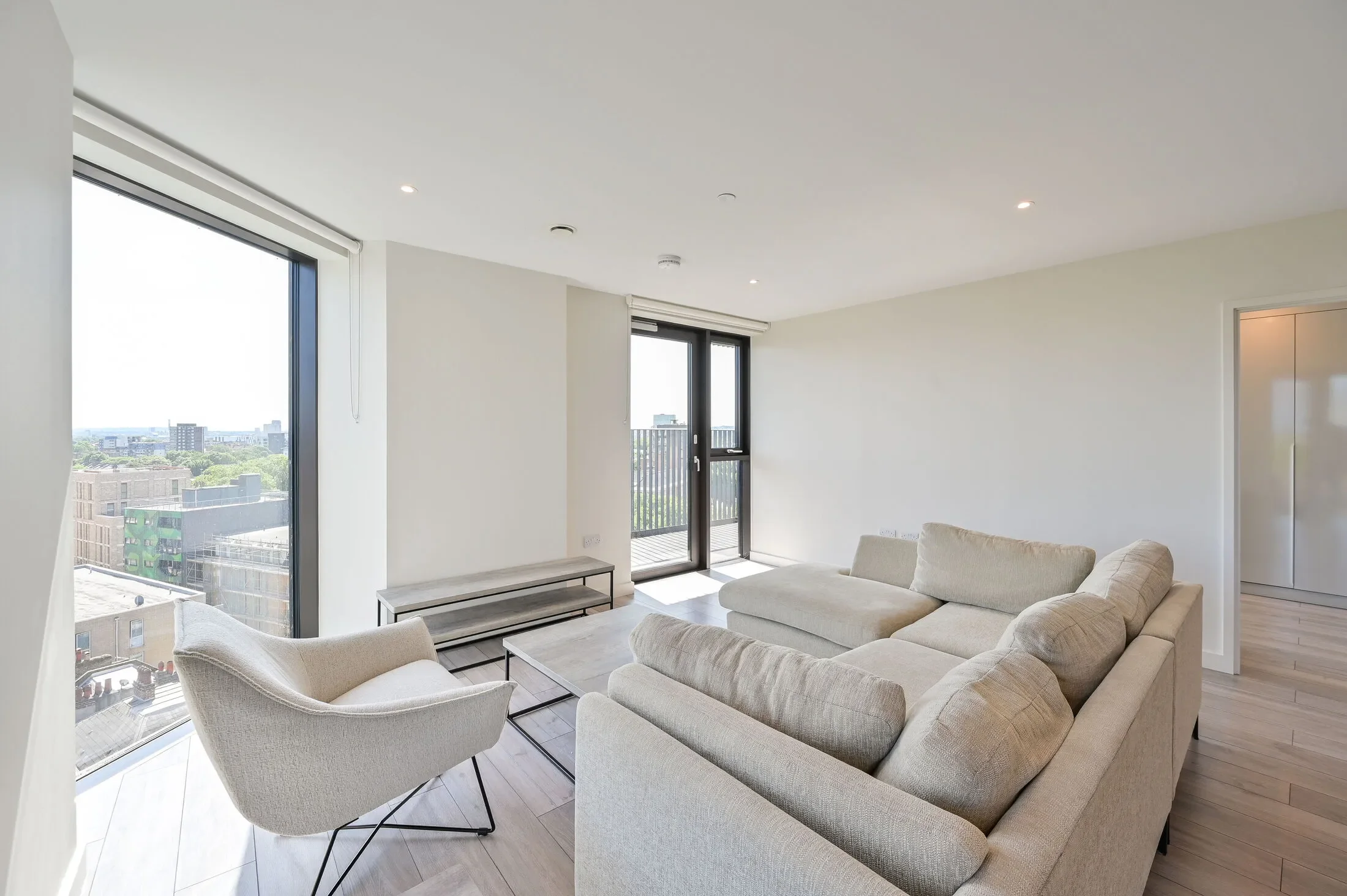 Flat New Lion Way in Greater London