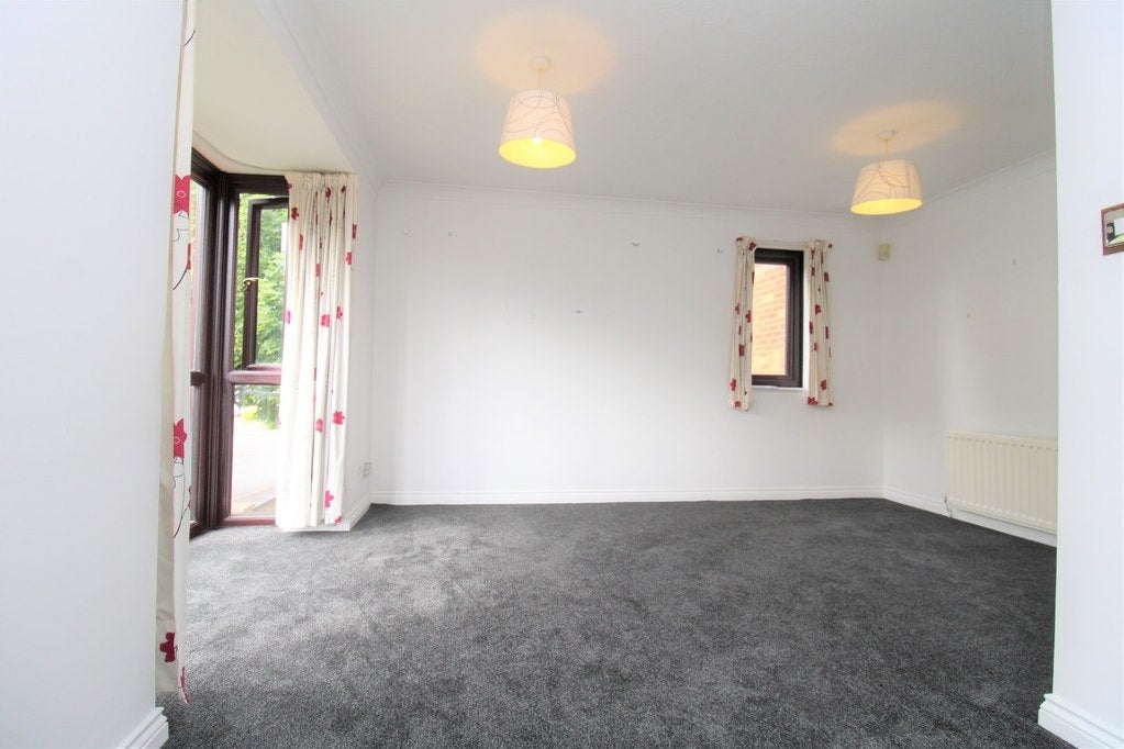 Flat Farriers Road in Epsom and Ewell