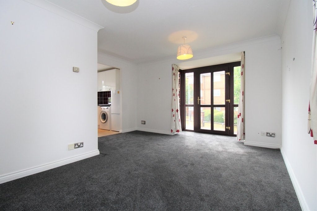 Flat Farriers Road in Epsom and Ewell