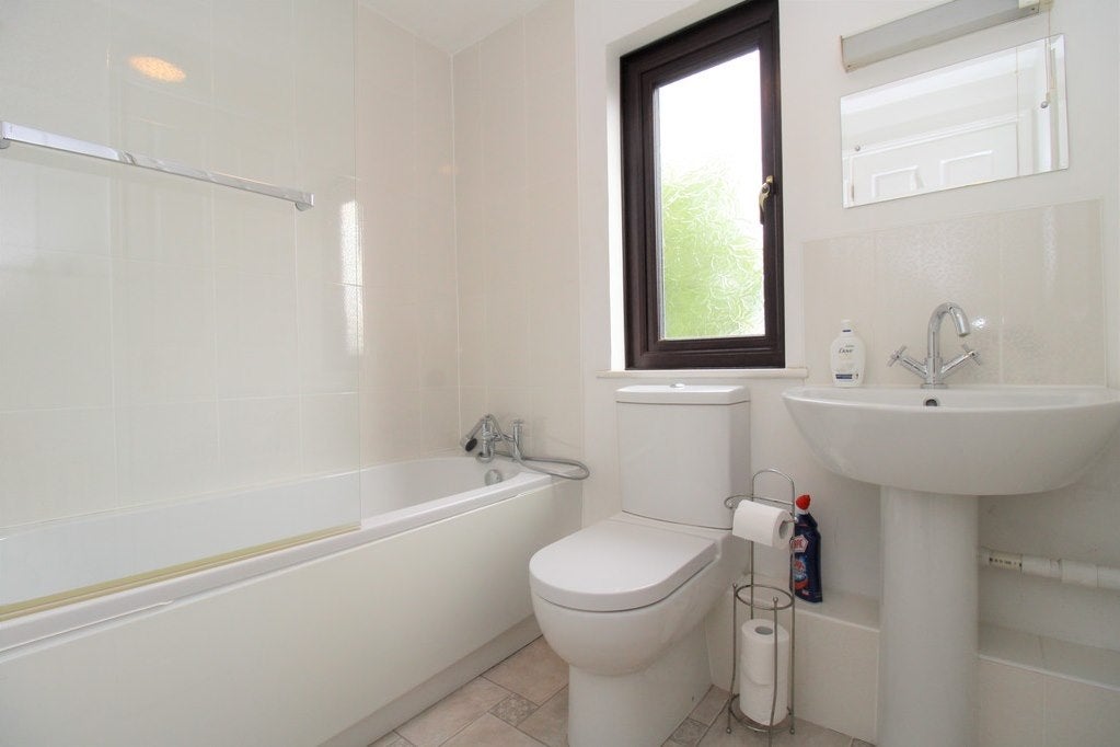 Flat Farriers Road in Epsom and Ewell
