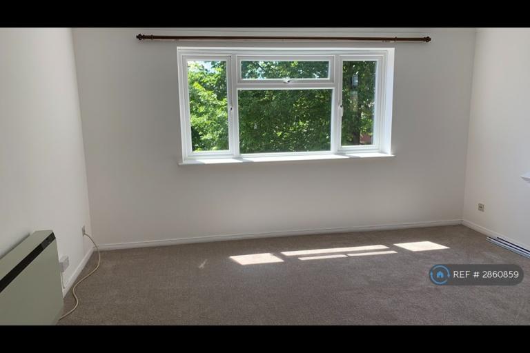 Flat Carew Road in Eastbourne
