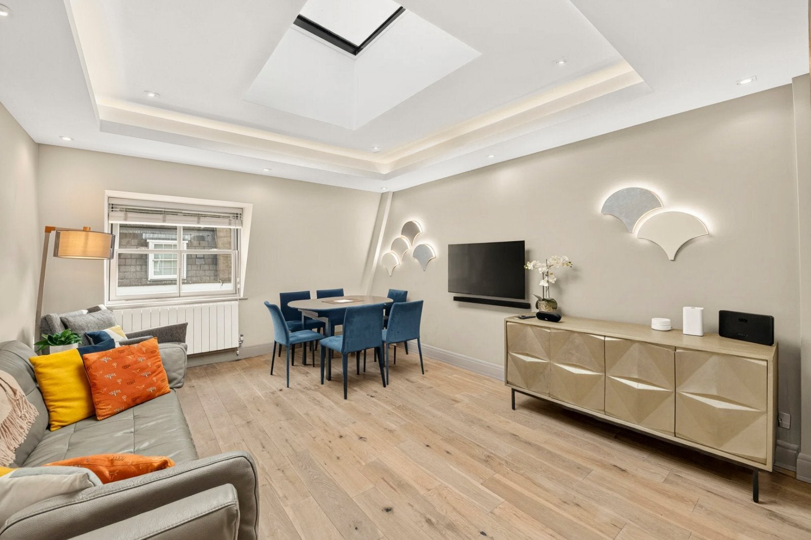 Flat Brook Mews North in City of Westminster