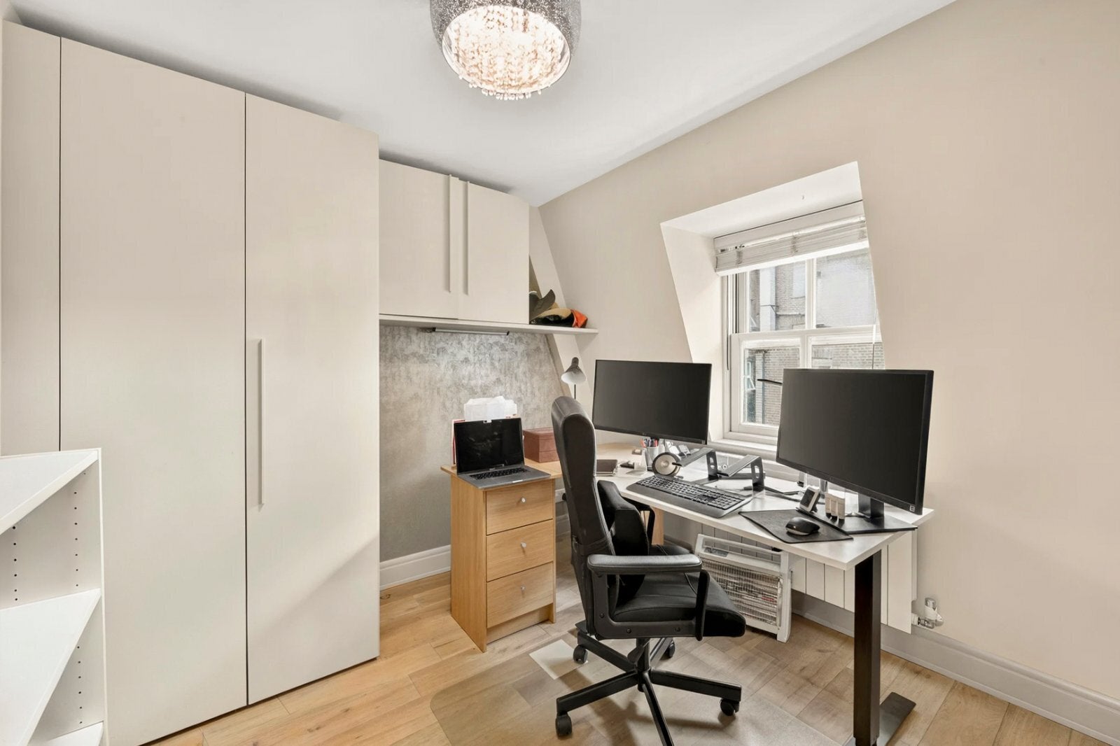 Flat Brook Mews North in City of Westminster