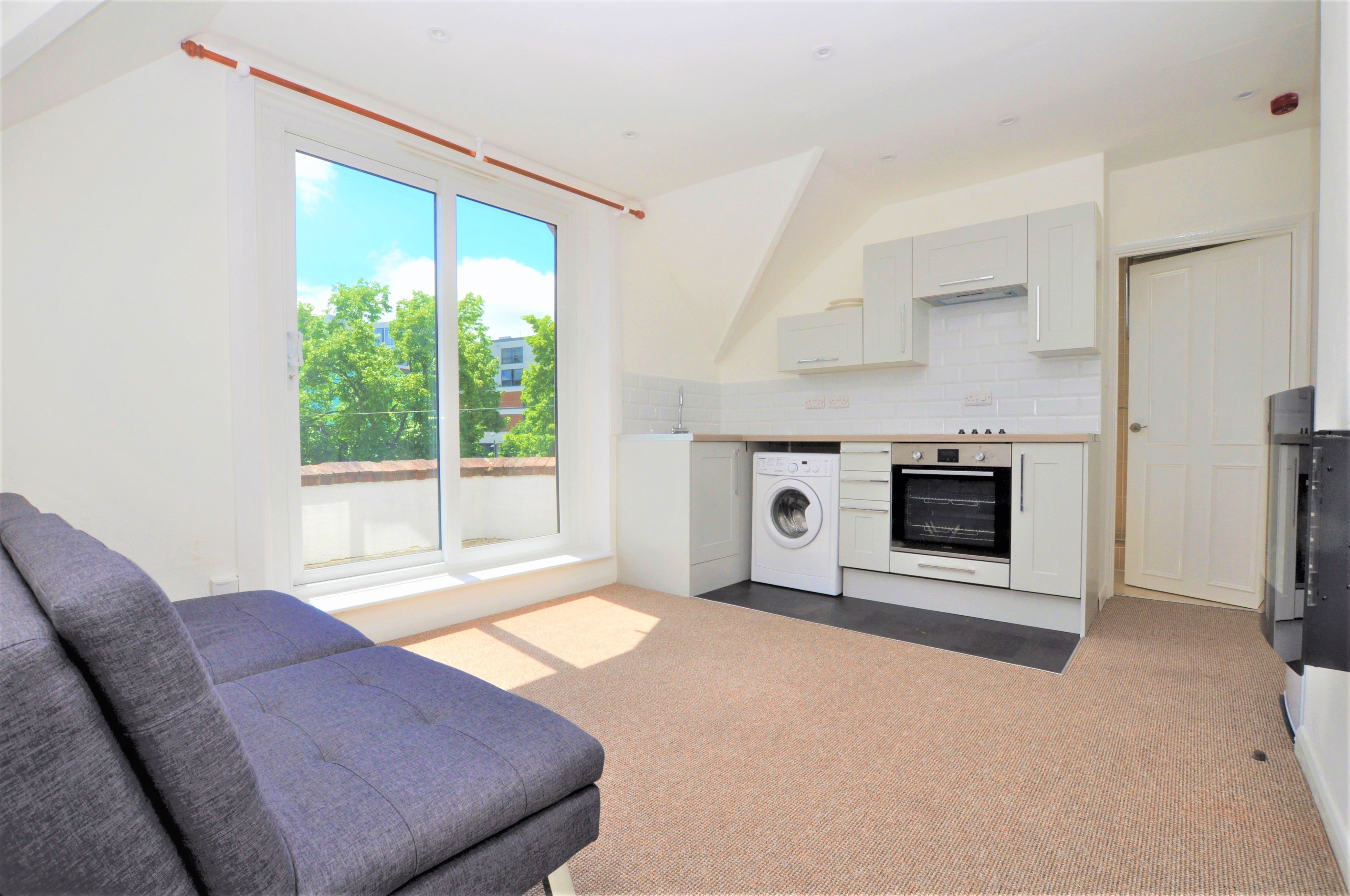 Flat Alexandra Terrace in Guildford