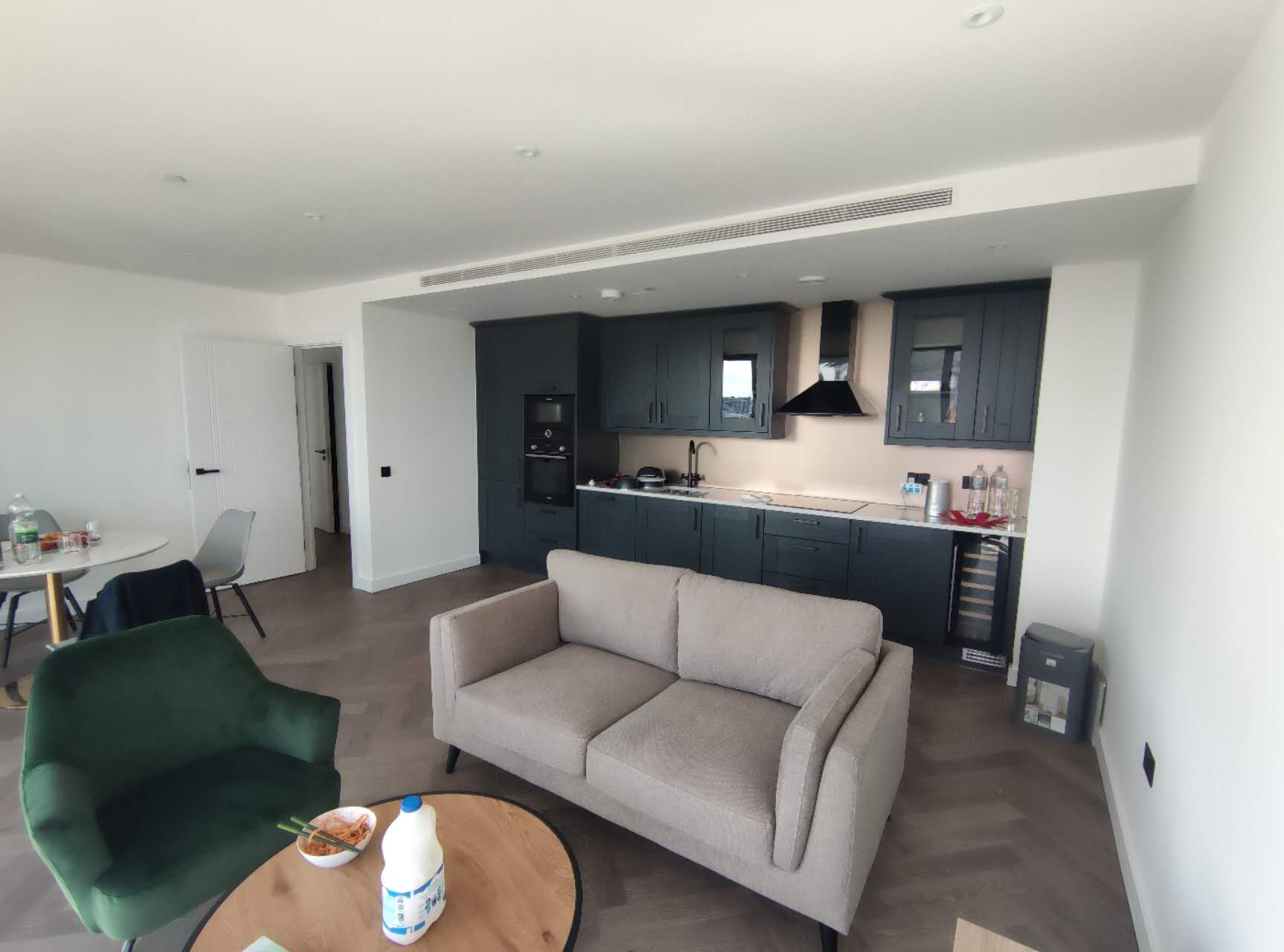 Flat Prusom Street in Greater London
