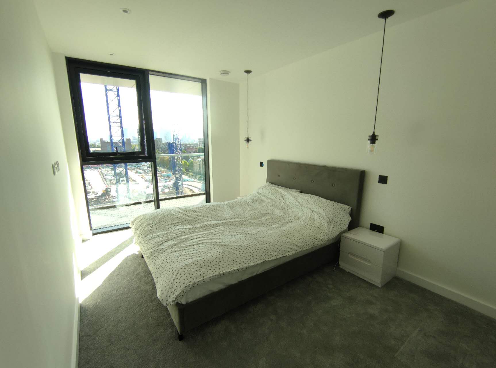 Flat Prusom Street in Greater London