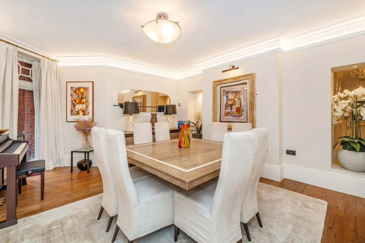 Flat Abingdon Villas in Greater London