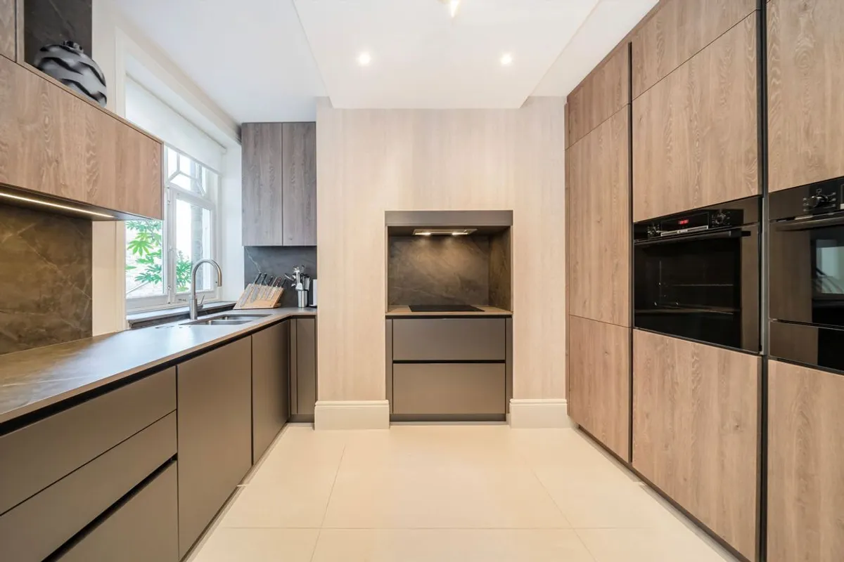 Flat Abingdon Villas in Greater London