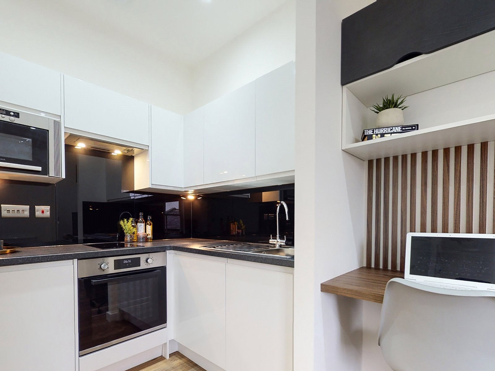 Flat Clarendon Road in Leeds