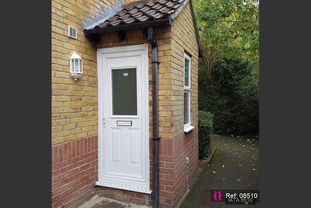 Flat Armiger Way in Witham