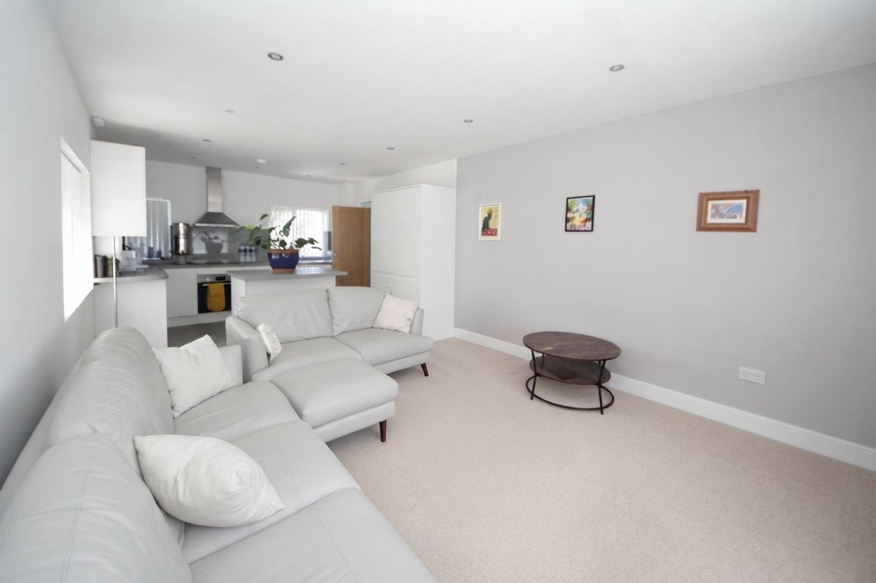 Flat Blagden's Close in Greater London