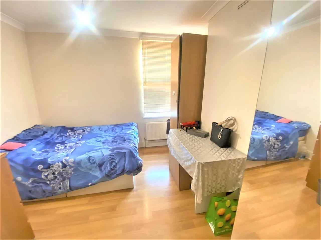 Flat Southcroft Road in Greater London