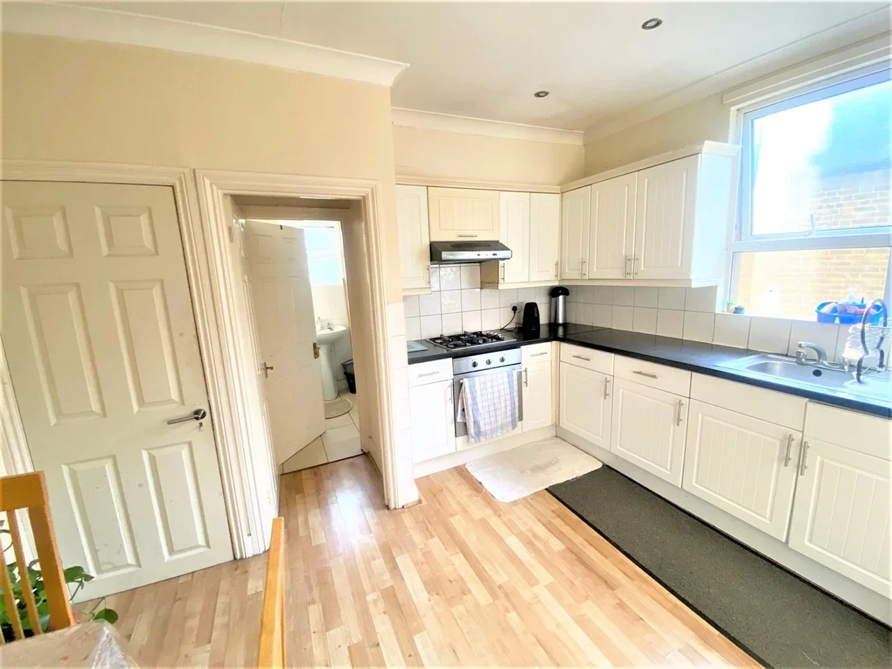 Flat Southcroft Road in Greater London