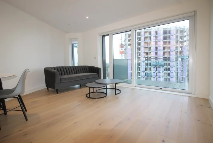Flat Piedmont Road in Greater London