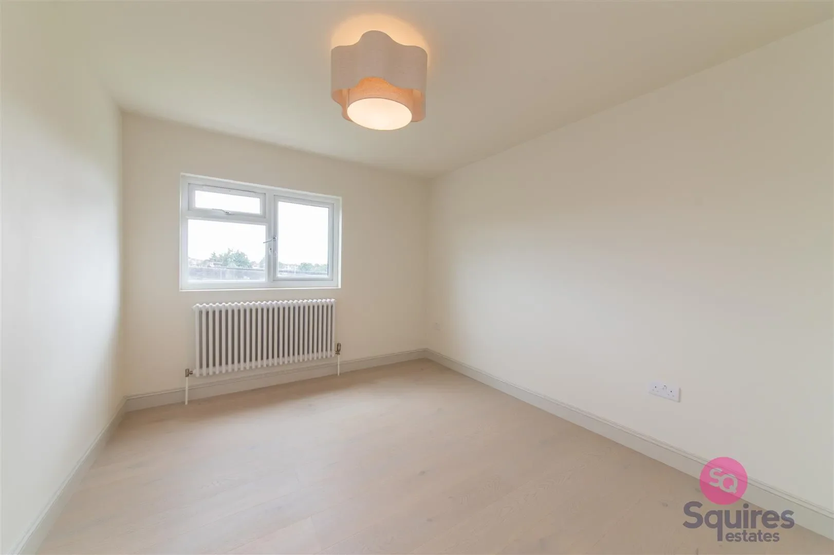 Flat Highfield Avenue in Greater London