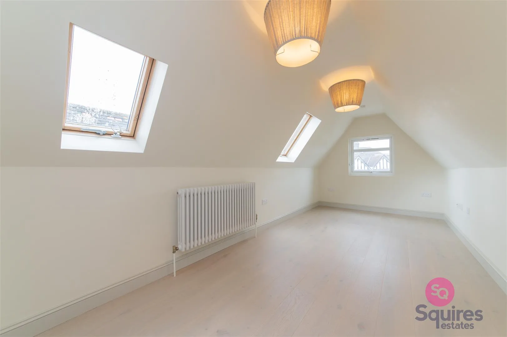 Flat Highfield Avenue in Greater London