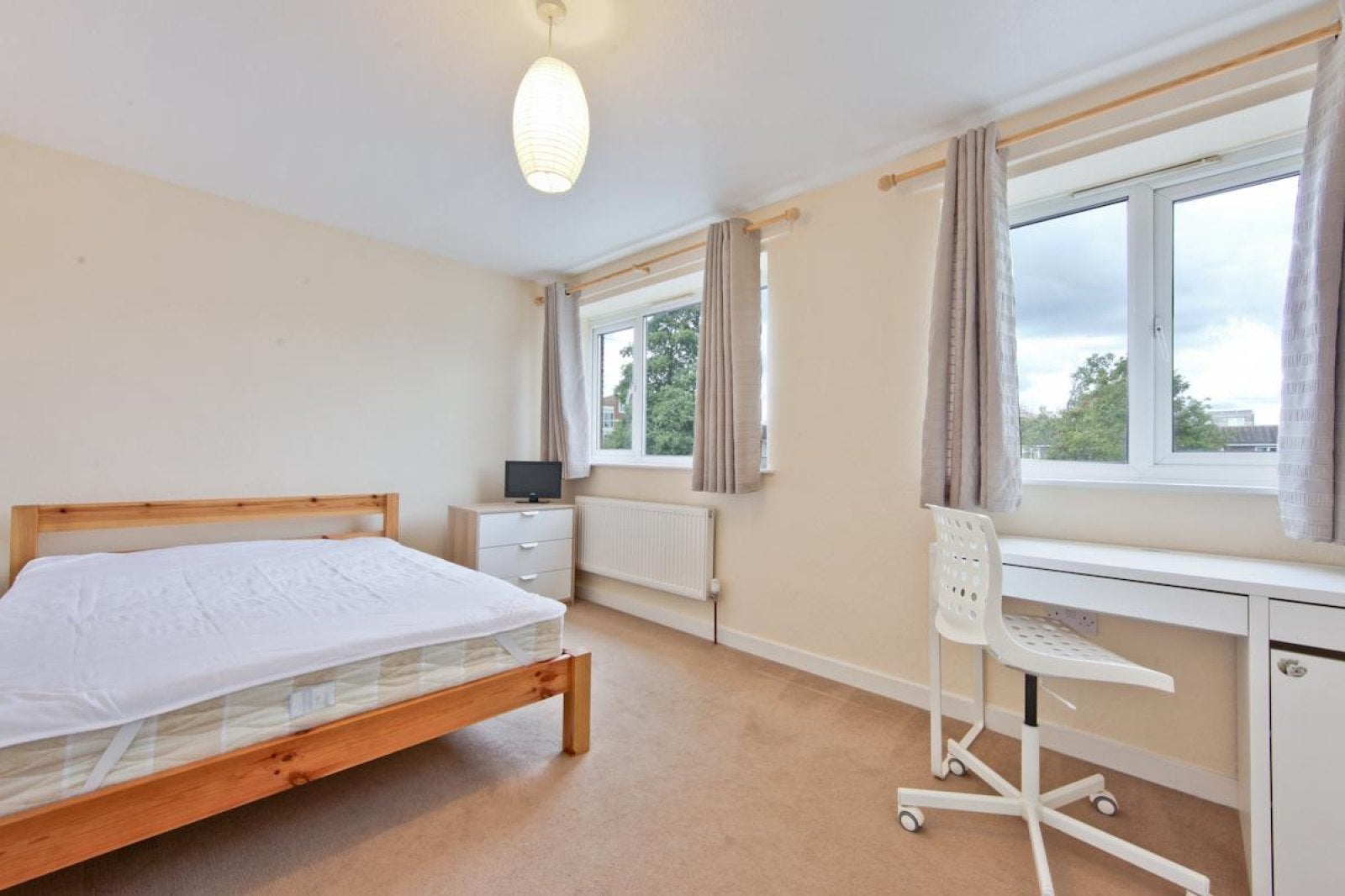 House King Charles' Road in Greater London