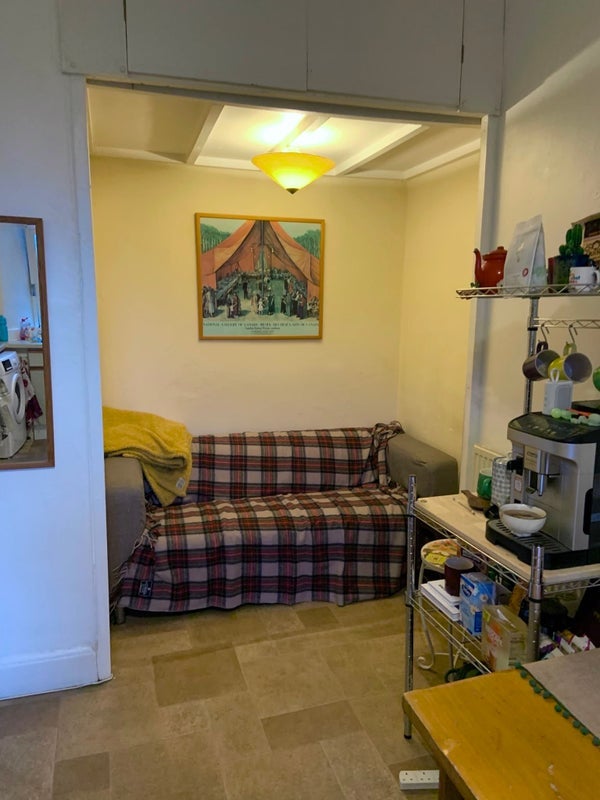 Room Byres Road in Glasgow