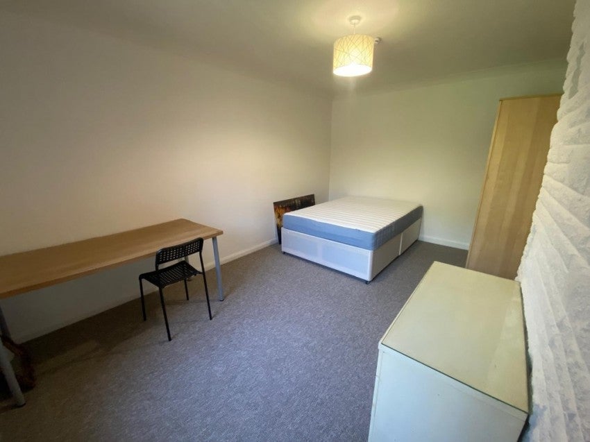 Room Beech Grove in Guildford