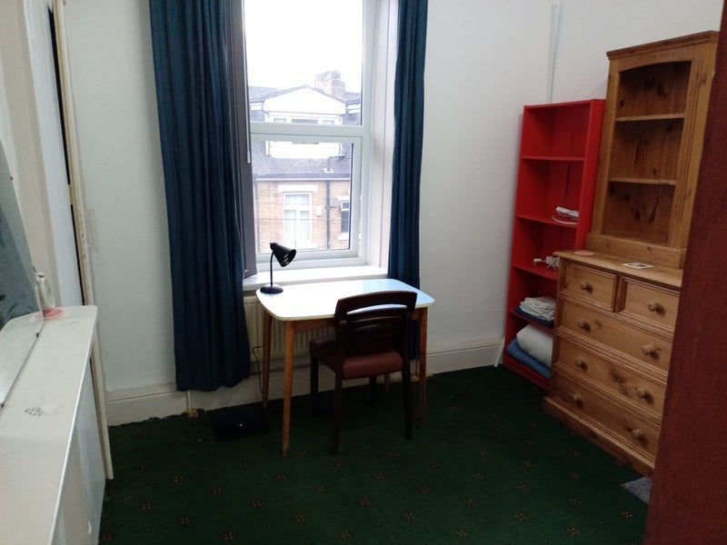 Room Grantham Terrace in Bradford