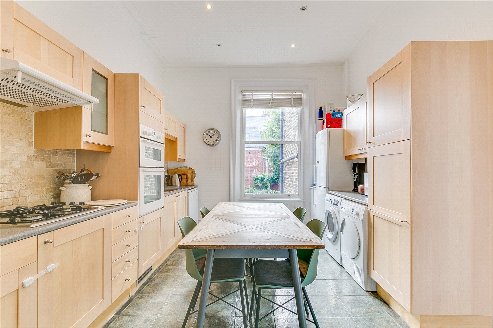 Flat Shepherds Bush Road in Greater London