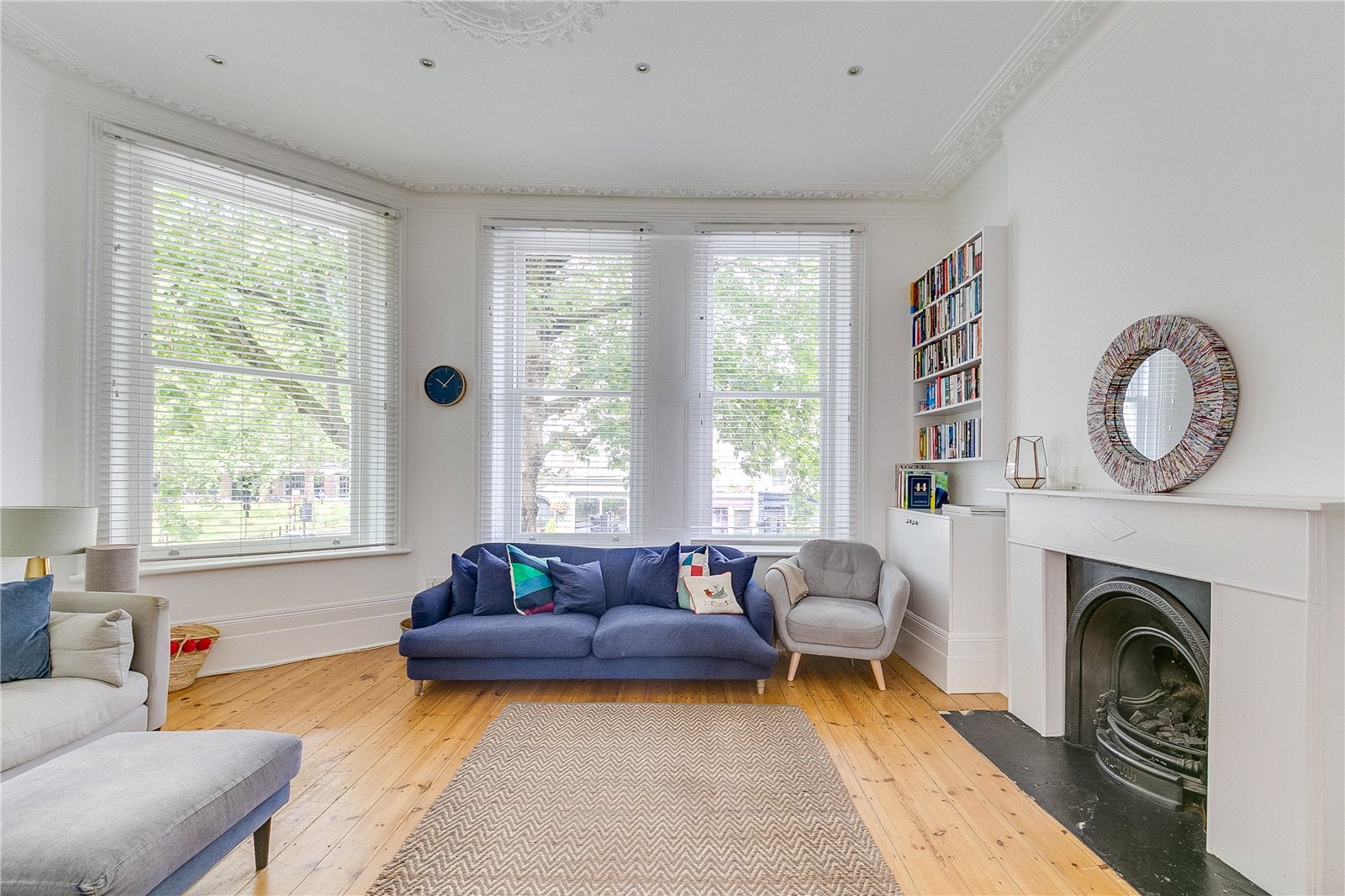Flat Shepherds Bush Road in Greater London