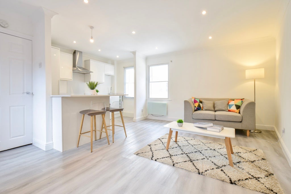 Flat Riverside Court in Leeds