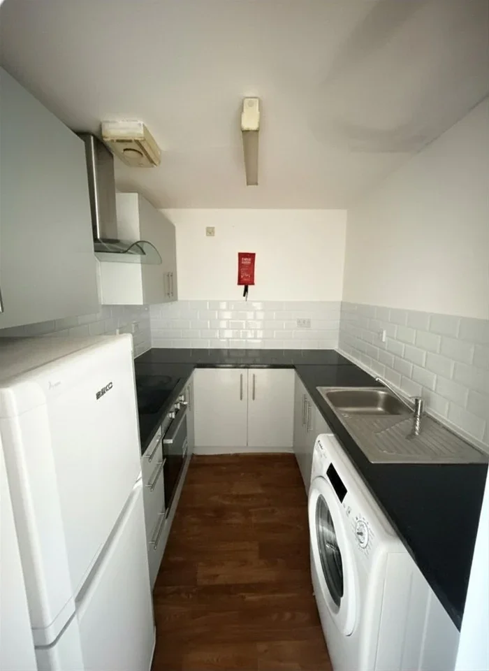 Flat Forsythia Close in Greater London