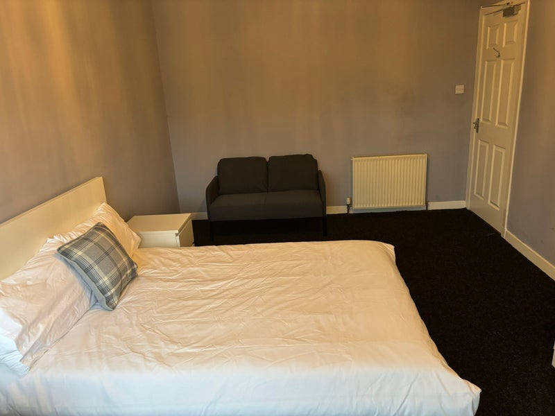 Room Crewe Crescent in City of Edinburgh