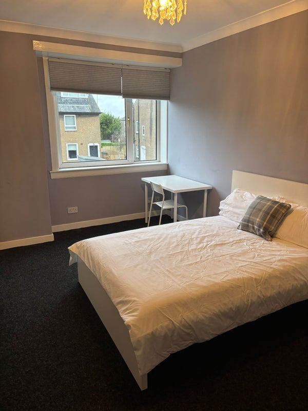 Room Crewe Crescent in City of Edinburgh