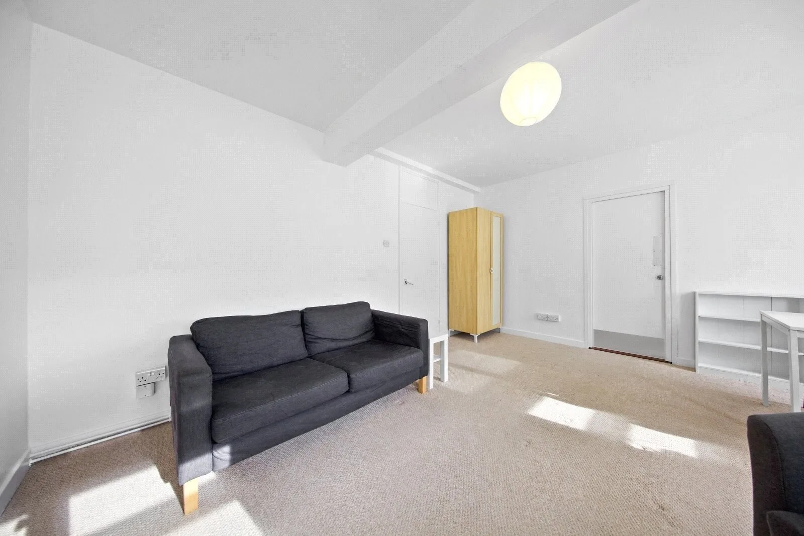 Flat Cumberland Market in Greater London