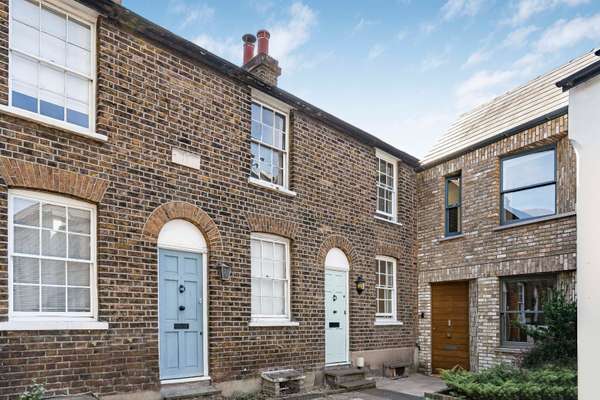 House St Mary's Road in Greater London