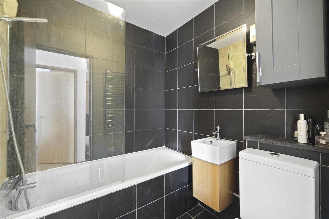 Flat Blythe Road in Greater London