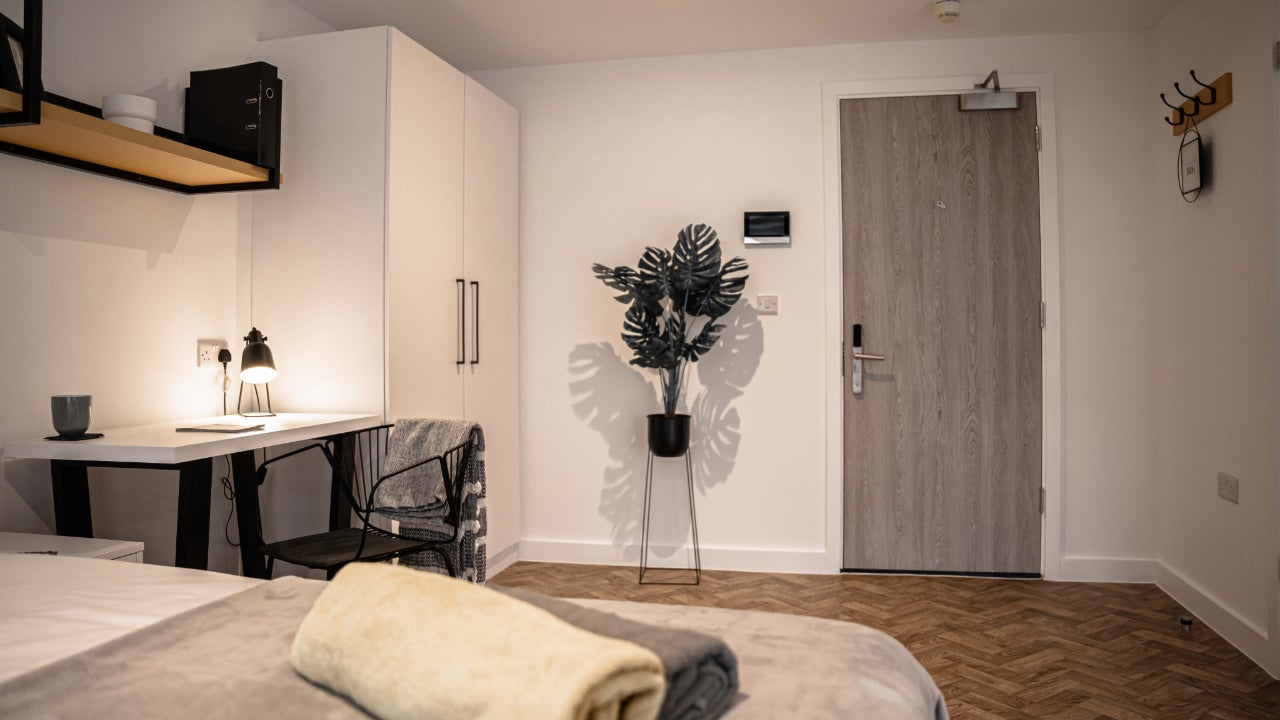 Room Old Bridge Street in Birmingham