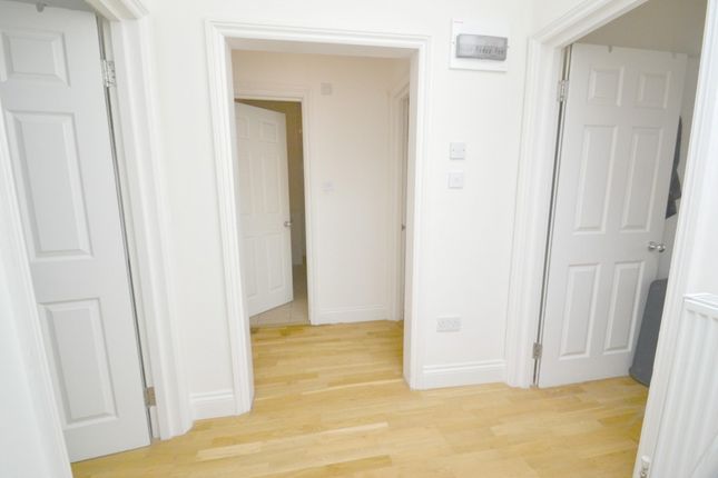 Flat Old Brompton Road in Greater London