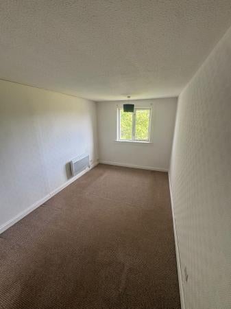 Flat Hartlaw Crescent in Glasgow